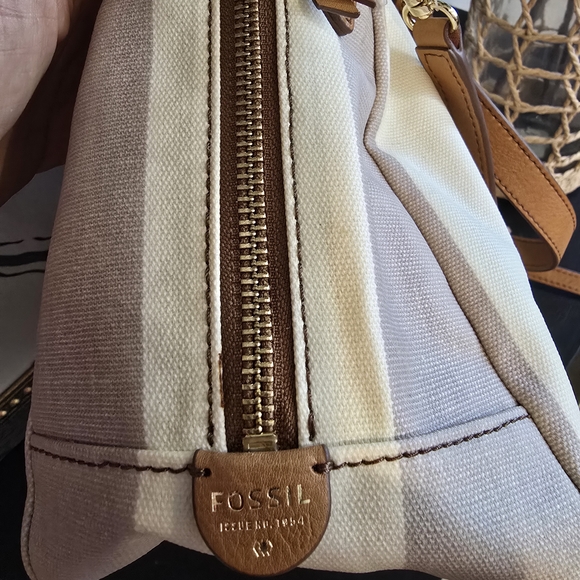 Fossil Women's Neutral Striped Sydney Satchel Crossbody Bag - Picture 7 of 9